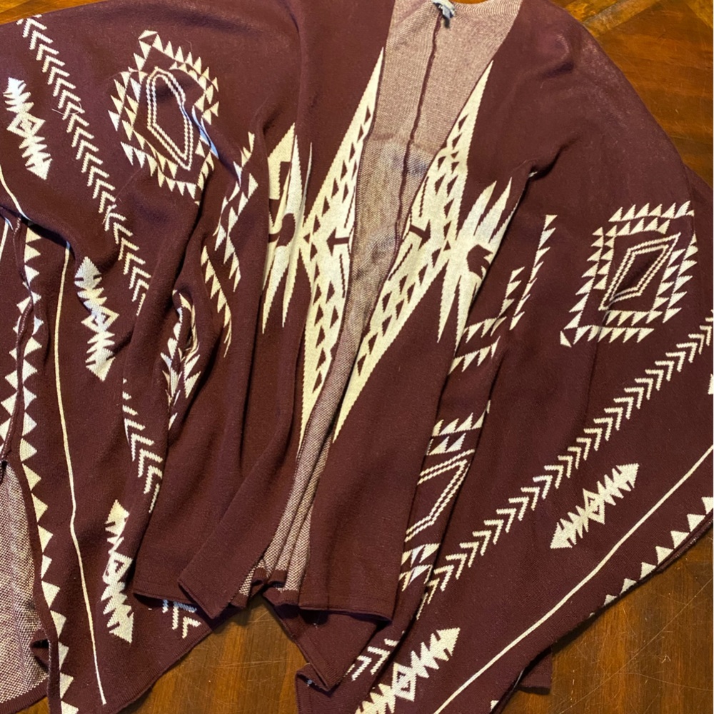 Charlotte Russe Maroon and White Patterned Poncho